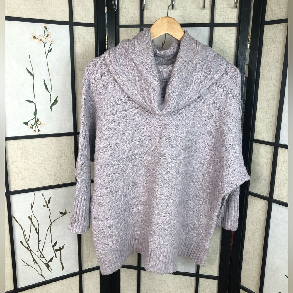 4 for 25$ Grey Purple Knitted Shirt Sweater. Size Large.